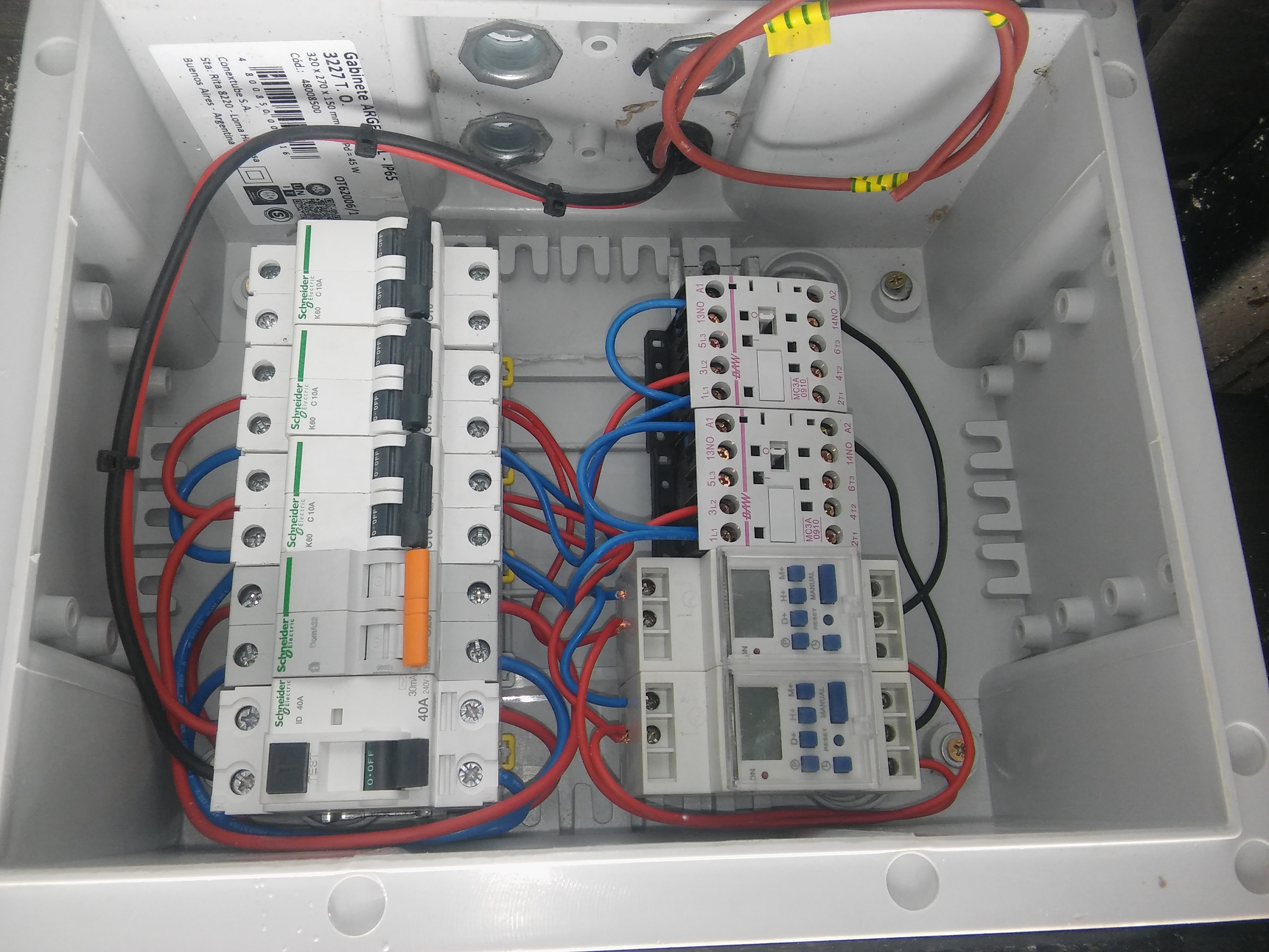 Trabajo de instalaci�n el�ctrica